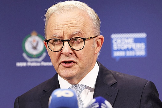 Отец и сын Акрам обучались за рубежом перед терактом в Сиднее