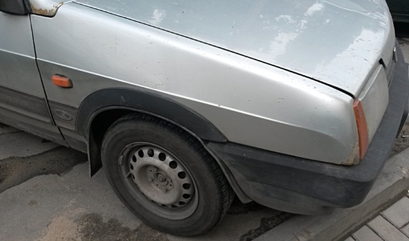 Воронежская автоледи пострадала в столкновении на перекрестке двух ВАЗов