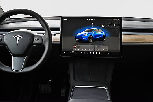 В Tesla появился агрессивный режим беспилотного вождения «Безумный Макс»