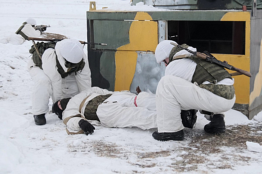 Военнослужащие мотострелкового соединения ЦВО отработали оказание экстренной медицинской помощи в Алтайском крае