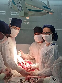 В Саратове врачи удалили пациентке аппендицит во время кесарева сечения