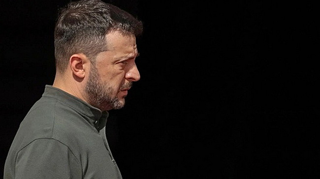 Боксер и олигарх хотят свергнуть зеленого клоуна. Против «вонючего» президента собирается коалиция?