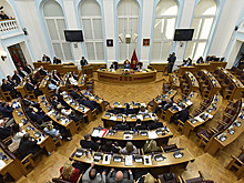 Парламент Черногории вынес вотум недоверия правительству Абазовича