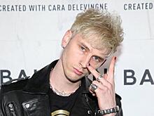 «Я никогда в жизни не испытывал такой сильной боли»: Machine Gun Kelly объявил о смерти своего отца