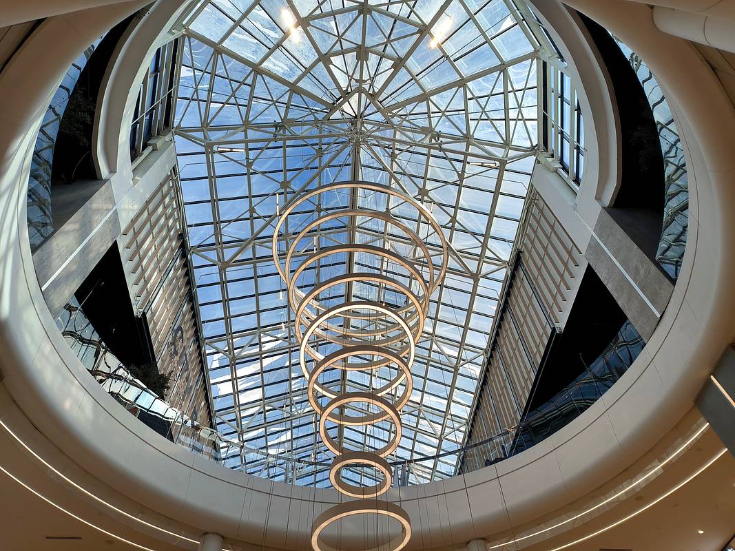 Охранник сбежал после смертельной драки с россиянином в торговом центре