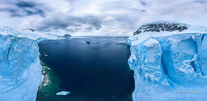 НАСА предрекает образование в Антарктиде царь-айсберга