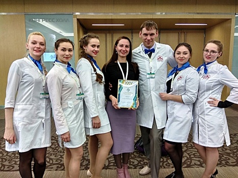 Студенты-медики спасли пассажира авиарейса «Москва-Тюмень», которому стало плохо во время полёта