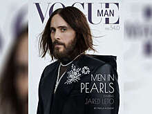 Актер Джаред Лето снялся в прозрачном топе и жемчуге