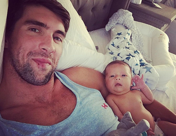 На днях 18-кратный олимпийский чемпион по плаванию Майкл Фелпс выложил фотографию со своим новорожденным сыном в Instagram. Другие милые снимки детей голливудских знаменитостей — в нашей фотогалерее