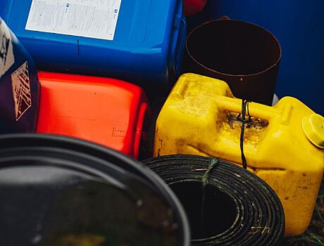 В Ленинградской области мужчина поджёг автомобиль на глазах у гаишника