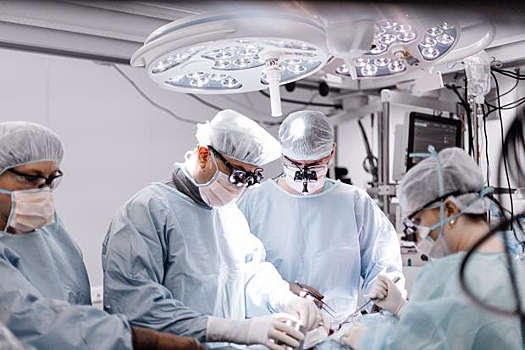 Пациентку с пересаженными почками спасли хирурги в Новосибирске