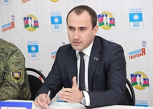 Дума Геленджика выбрала нового мэра вместо 10 лет занимавшего пост Виктора Хрестина