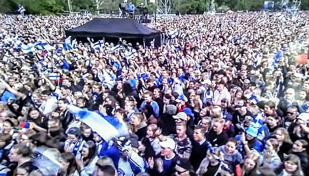 Победу сборной Финляндии в ЧМ празднуют 40 тыс. человек