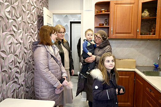 В Нижнем Новгороде первая семья из Донбасса переехала жить в квартиру