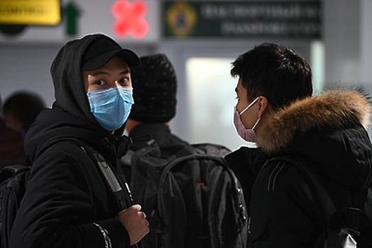 Юрист пояснил, при каких условиях зараженных коронавирусом иностранцев депортируют из РФ