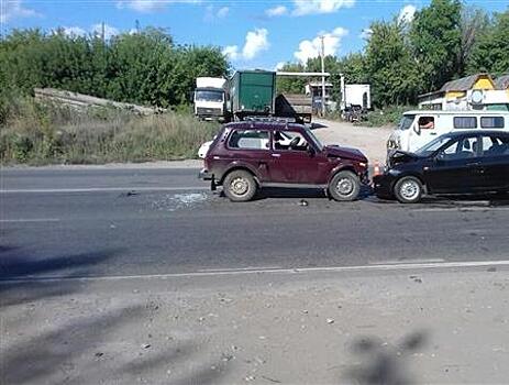 На Ракитовском шоссе в ДТП "лоб в лоб" пострадали два человека