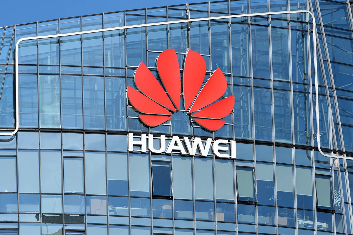 Huawei раскритиковала функцию спутниковой связи на iPhone