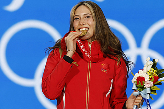 Китайская спортсменка вышла за медалью в украшениях на два миллиона рублей