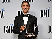 Композитор «Игры престолов» Рамин Джавади получил награду «Икона» от BMI