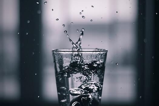 Диетолог рассказала, когда питьевая вода может быть опасной