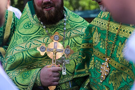 Иеромонах: на Пасху допустимо освящать любую еду