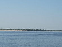 Сухогрузу, севшему на мель в Волгоградской области, направился на помощь буксир