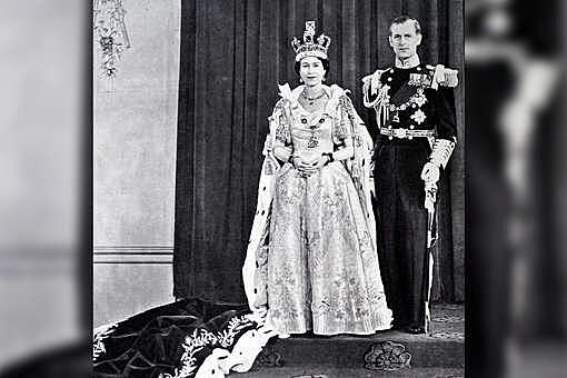 Коронационное платье Елизаветы II покажут людям