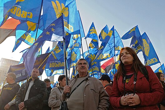 «Свобода» за ислам: в Одессе националисты выступили против защитников украинского флага