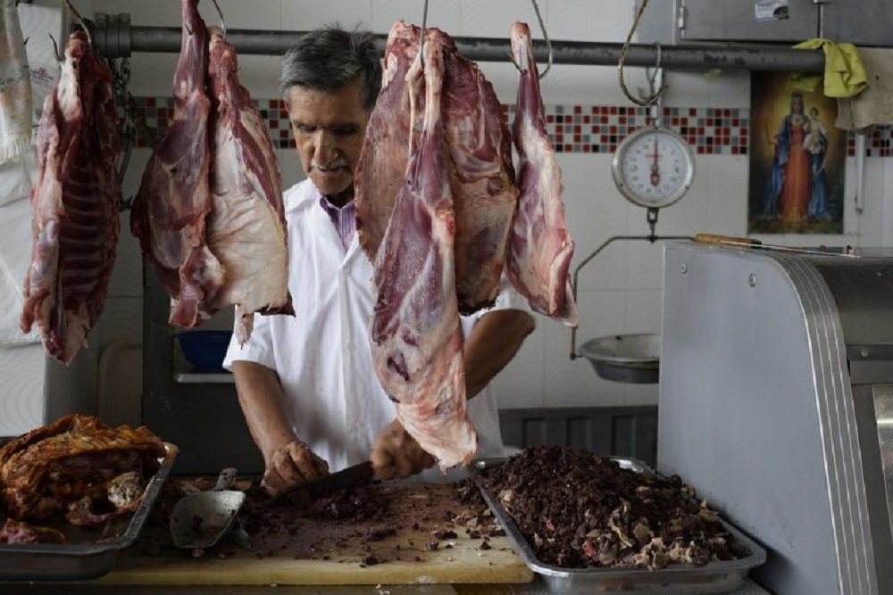 В Бразилии активно дешевеют говядина и КРС