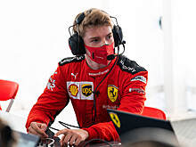 Россиянин Шварцман впервые пилотировал болид Формулы-1. Лучшие фото тестов с «Феррари»