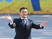 Зеленский попросил чиновников обойтись без его портретов