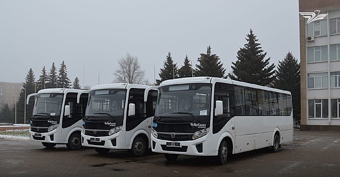 В Железногорск доставили три новых автобуса