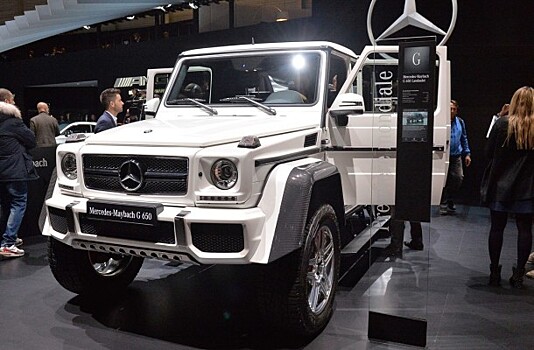 Mercedes-Maybach G650 Landaulet показал что такое настоящий роскошный внедорожник