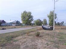 В Кинельском районе пострадали подростки, катавшиеся по селу на машине и врезавшиеся в дерево