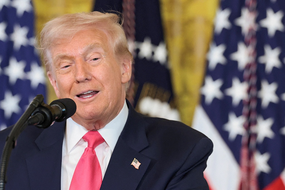 СВР: Лондон хочет сбить миротворческий настрой Трампа путем его дискредитации