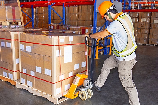 В России и Казахстане отмечается дефицит складов