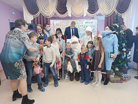 Курские многодетные и приемные семьи поздравили с наступающим Новым годом