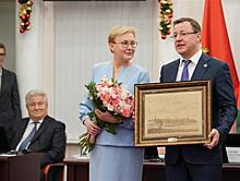 Дмитрий Азаров поздравил Елену Лапушкину с вступлением в должность главы Самары