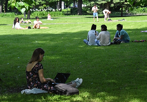 В России предложили помочь вернувшимся релокантам с поиском работы. Почему