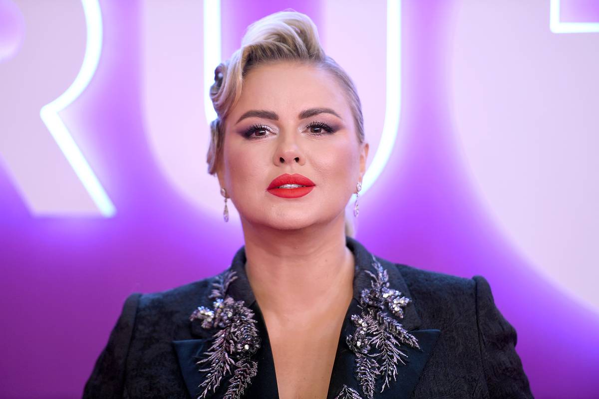 Анна Семенович раскритиковала молодых содержанок