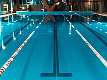 g1.globo: женщина умерла на уроке плавания в общественном бассейне Бразилии