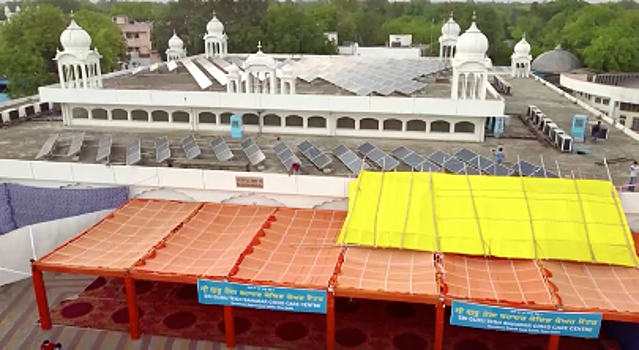 Индия разворачивает временные госпитали на территории храмов