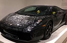 Посетители музея законно расцарапали прекрасный Lamborghini Gallardo