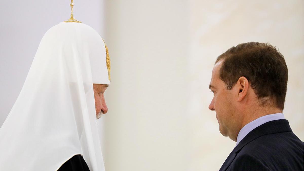 Патриарх Кирилл вручил Медведеву орден Димитрия Донского