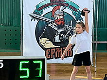 Школьница из Новосибирской области подняла гирю 334 раза подряд
