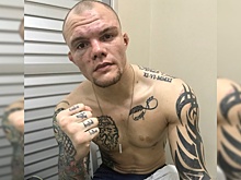 Американца отправили в госпиталь после нокаута от российского бойца UFC