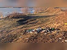 Берег Ингоды в Засопке обрастает свалками