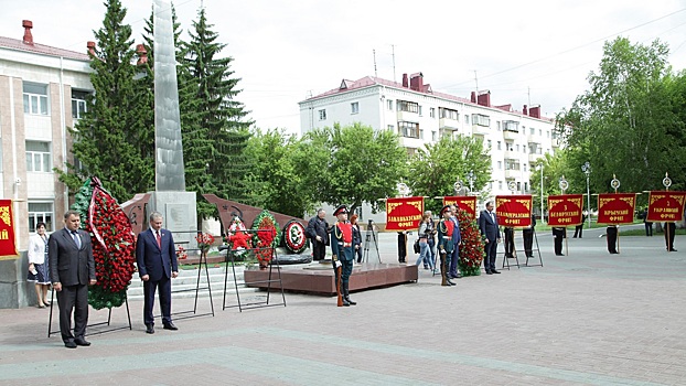 Пока город спал. Силовики и чиновники собрались в центре Кургана