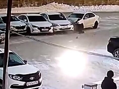 В Башкирии пьяный водитель иномарки протаранил четыре автомобиля на парковке