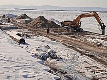 Строительство защитной дамбы возле яхт-клуба в Хабаровске завершено более чем на 70%